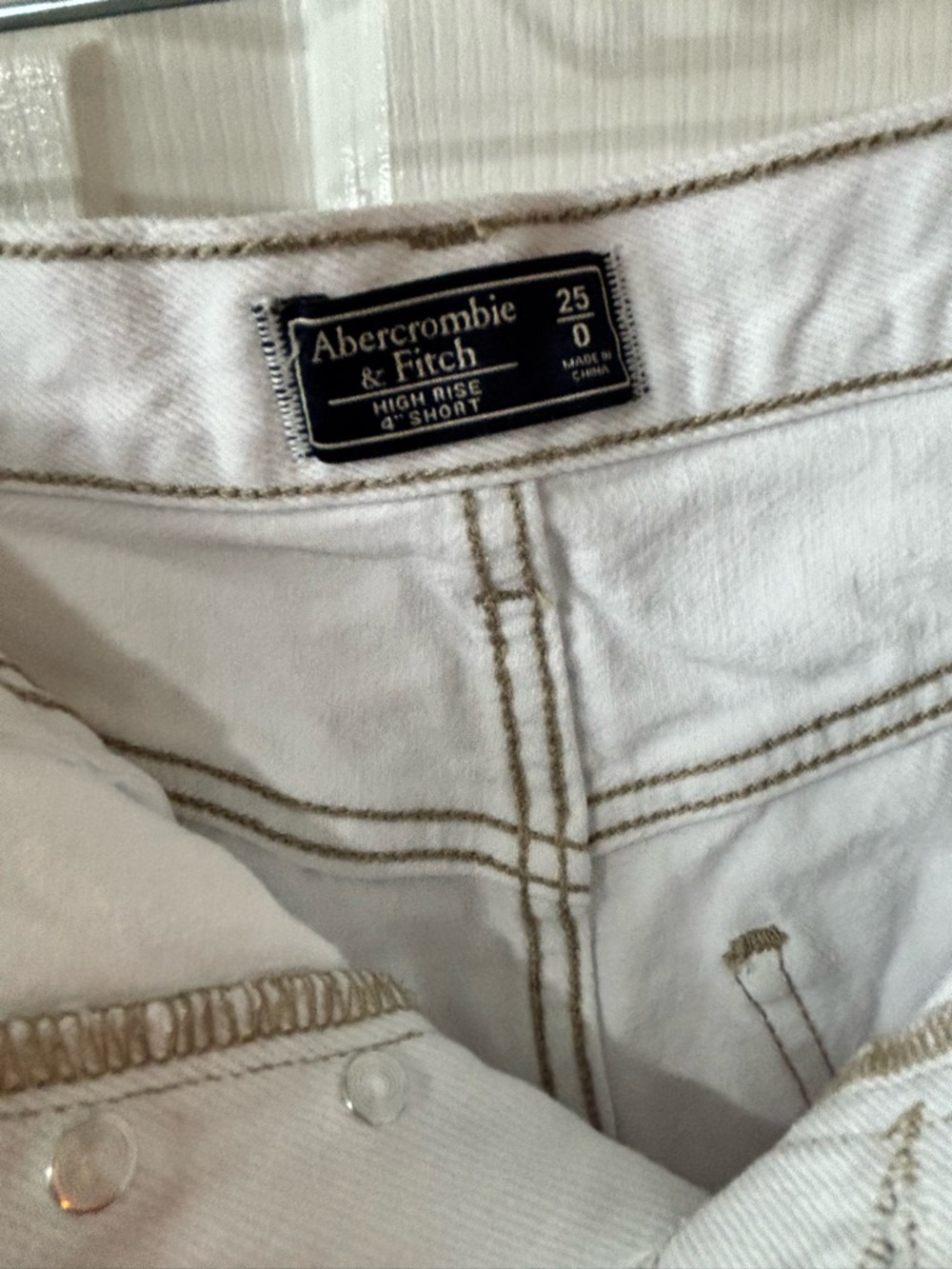 Abercrombie & Fitch High-Rise White Denim Jeans with Contrast Stitching